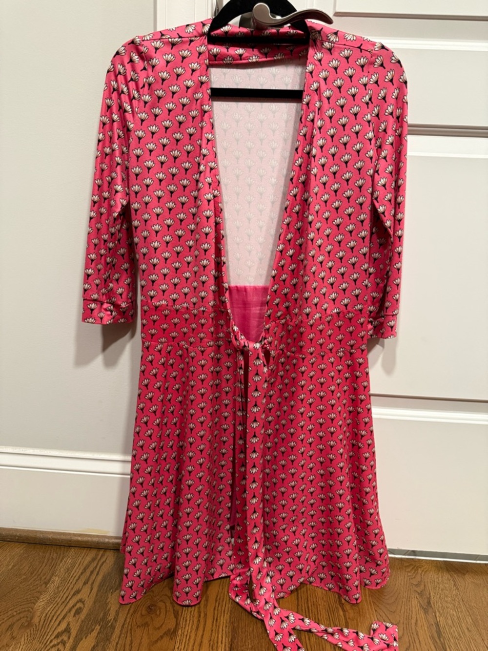 Diane Von Furstenberg Pink Printed Long-Sleeve Wrap Dress - Picture 3 of 5